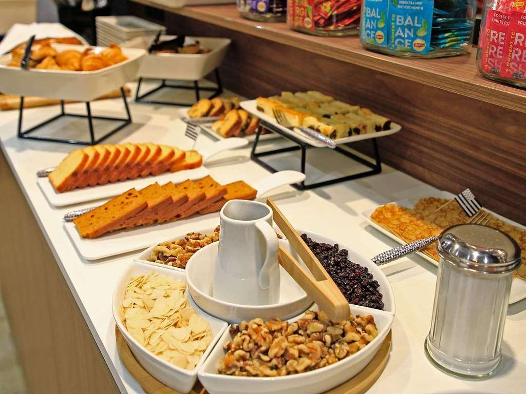 宜必思时尚历史圣马洛中心酒店 餐厅 照片
