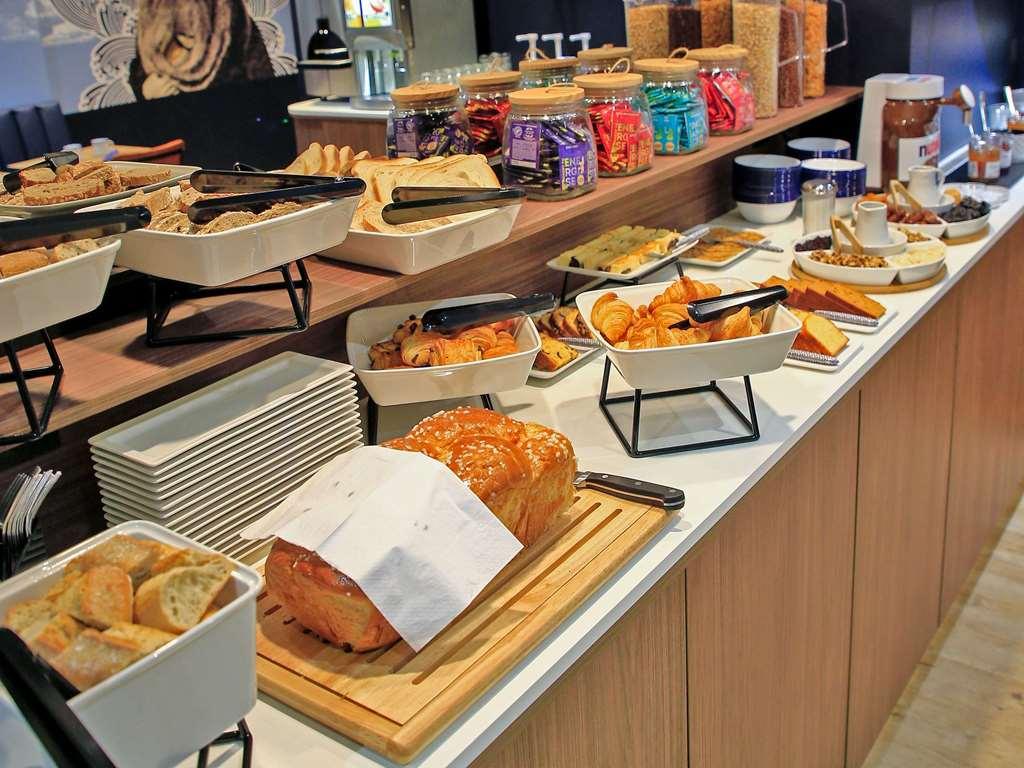 宜必思时尚历史圣马洛中心酒店 餐厅 照片